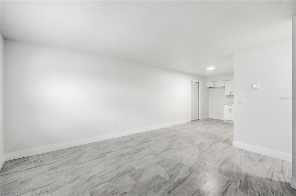 For Rent: $1,750 (2 beds, 1 baths, 812 Square Feet)