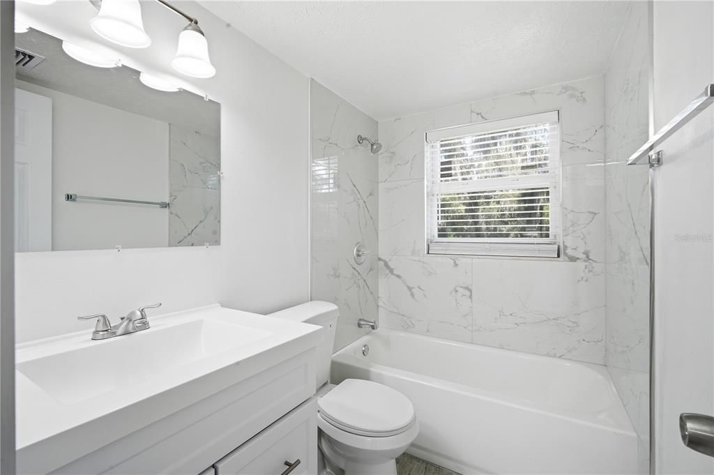 For Rent: $1,750 (2 beds, 1 baths, 812 Square Feet)