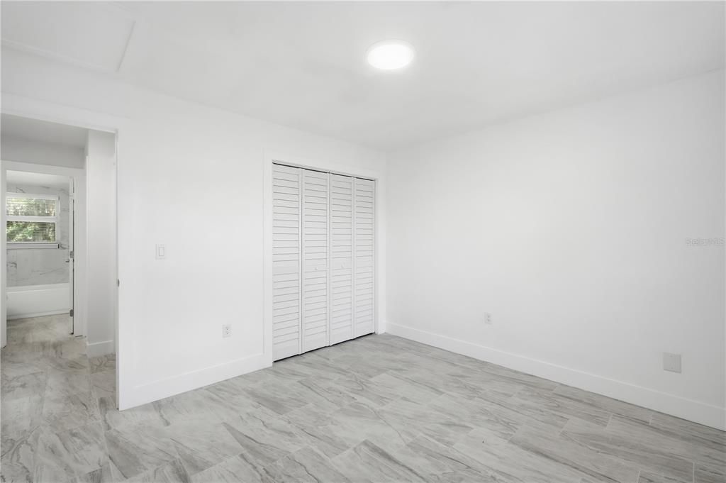 For Rent: $1,750 (2 beds, 1 baths, 812 Square Feet)