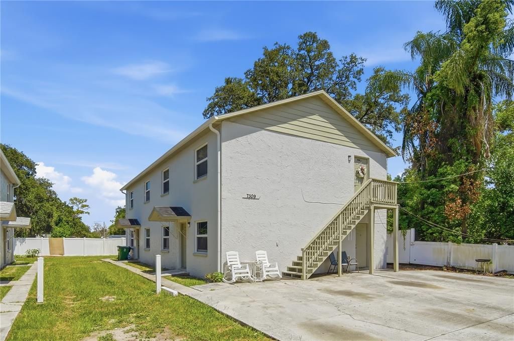 For Rent: $1,750 (2 beds, 1 baths, 812 Square Feet)