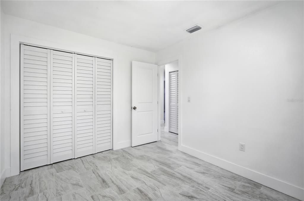 For Rent: $1,750 (2 beds, 1 baths, 812 Square Feet)