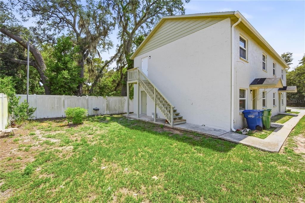 For Rent: $1,750 (2 beds, 1 baths, 812 Square Feet)