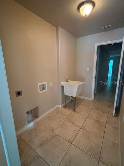 En Venta: $395,000 (4 camas, 3 baños, 2354 Pies cuadrados)