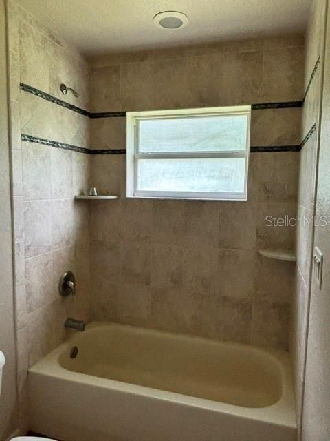En Venta: $395,000 (4 camas, 3 baños, 2354 Pies cuadrados)