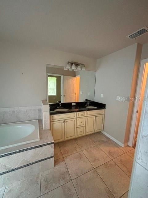 En Venta: $395,000 (4 camas, 3 baños, 2354 Pies cuadrados)