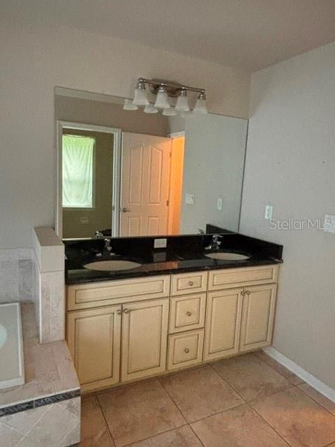 En Venta: $395,000 (4 camas, 3 baños, 2354 Pies cuadrados)