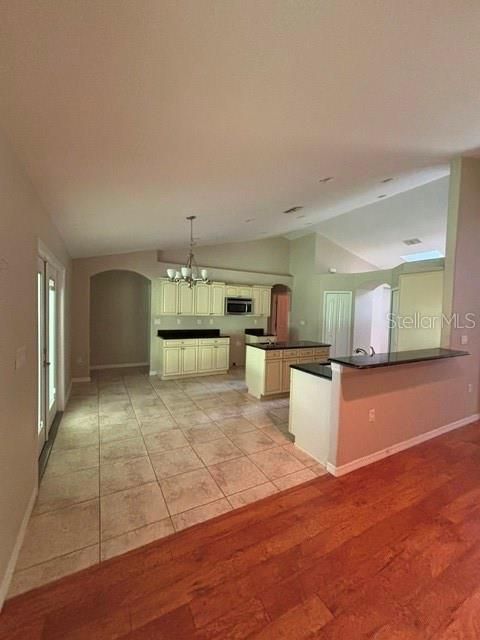 En Venta: $395,000 (4 camas, 3 baños, 2354 Pies cuadrados)
