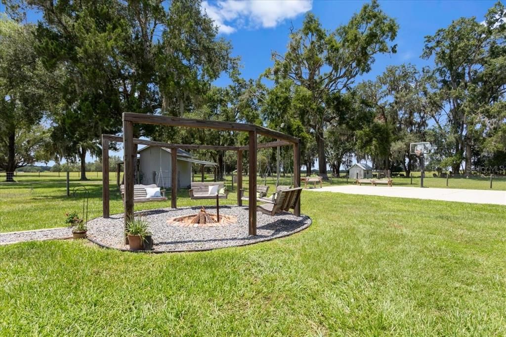 En Venta: $1,800,000 (4 camas, 3 baños, 2769 Pies cuadrados)