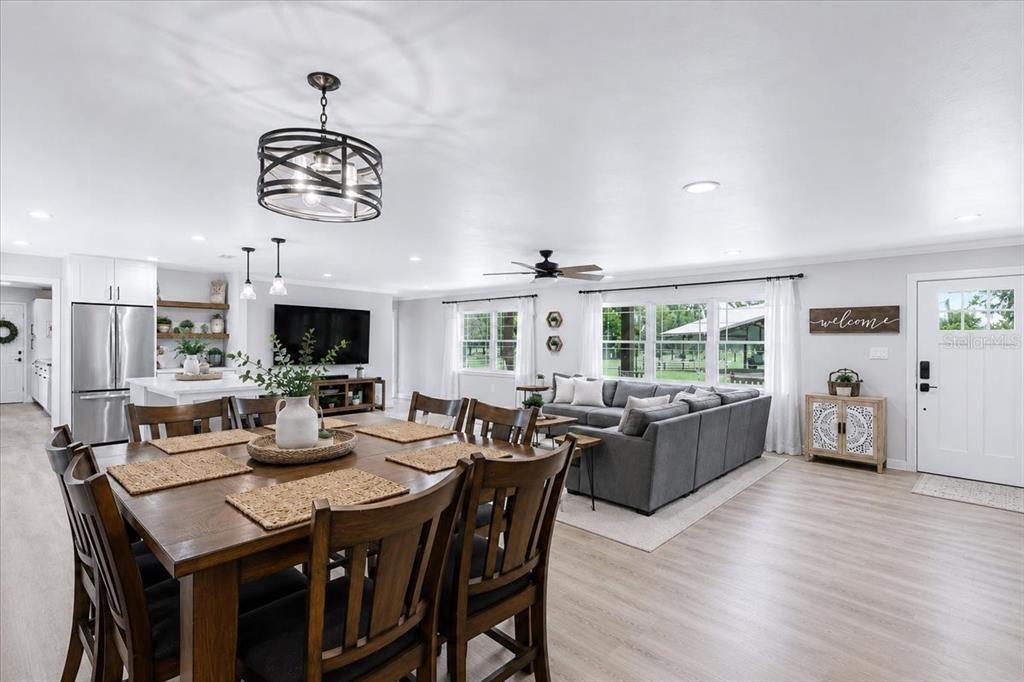 En Venta: $1,800,000 (4 camas, 3 baños, 2769 Pies cuadrados)
