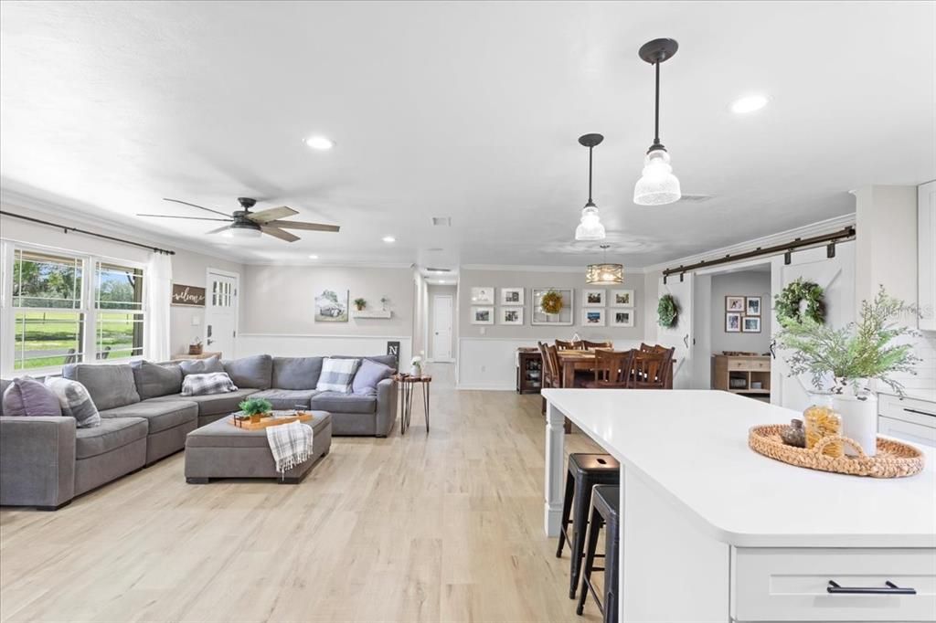 En Venta: $1,800,000 (4 camas, 3 baños, 2769 Pies cuadrados)