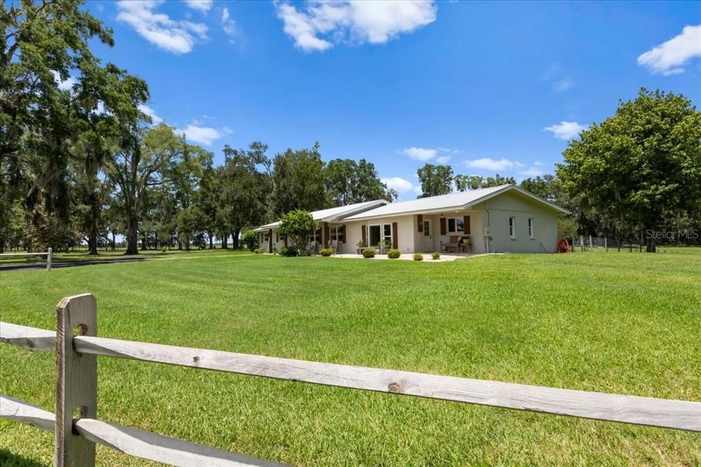 En Venta: $1,800,000 (4 camas, 3 baños, 2769 Pies cuadrados)