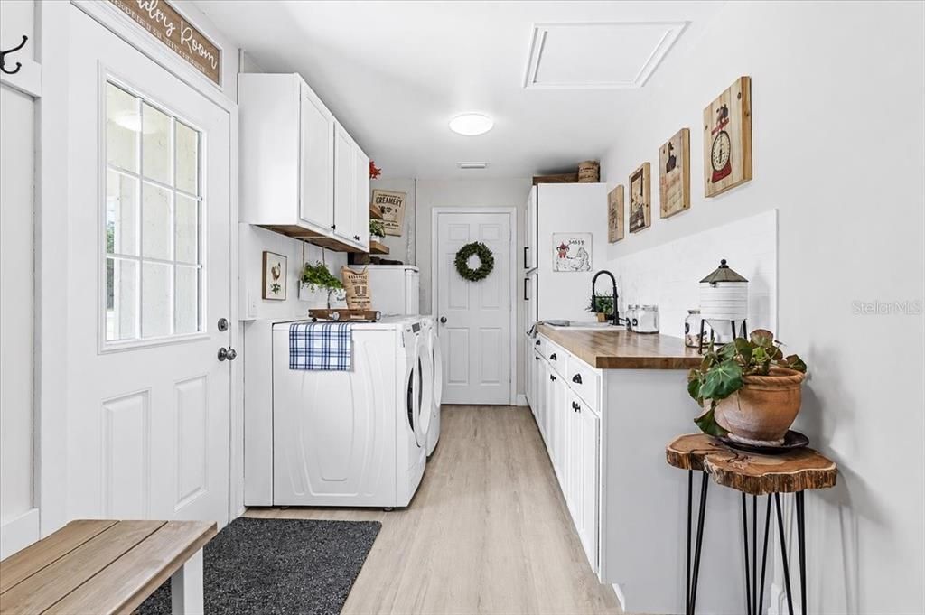 En Venta: $1,800,000 (4 camas, 3 baños, 2769 Pies cuadrados)