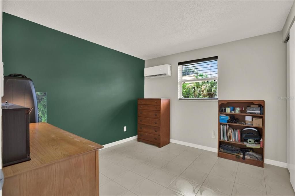 Activo con contrato: $310,000 (3 camas, 1 baños, 1056 Pies cuadrados)
