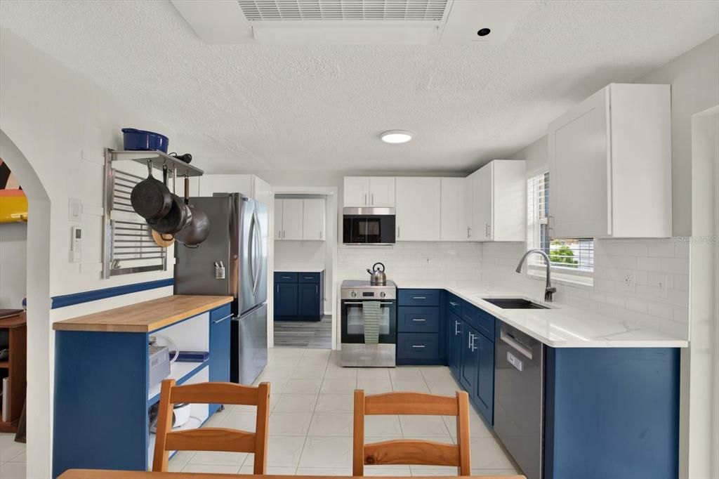 Activo con contrato: $310,000 (3 camas, 1 baños, 1056 Pies cuadrados)