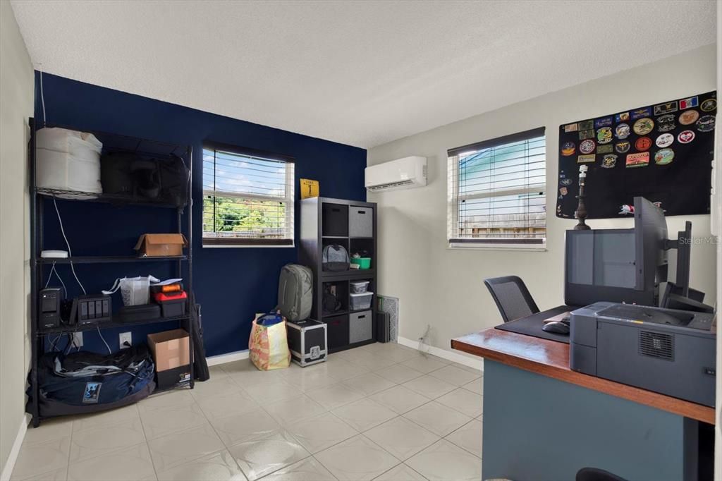 Activo con contrato: $310,000 (3 camas, 1 baños, 1056 Pies cuadrados)