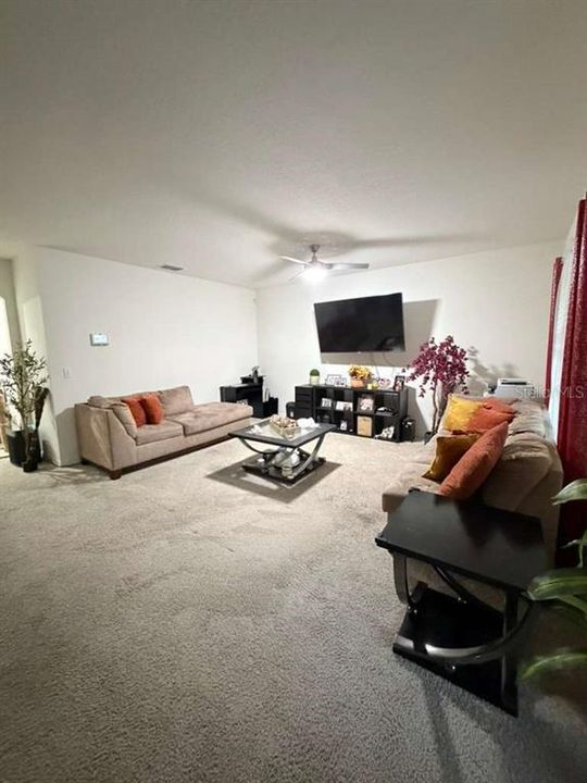 En Venta: $380,000 (3 camas, 2 baños, 1690 Pies cuadrados)