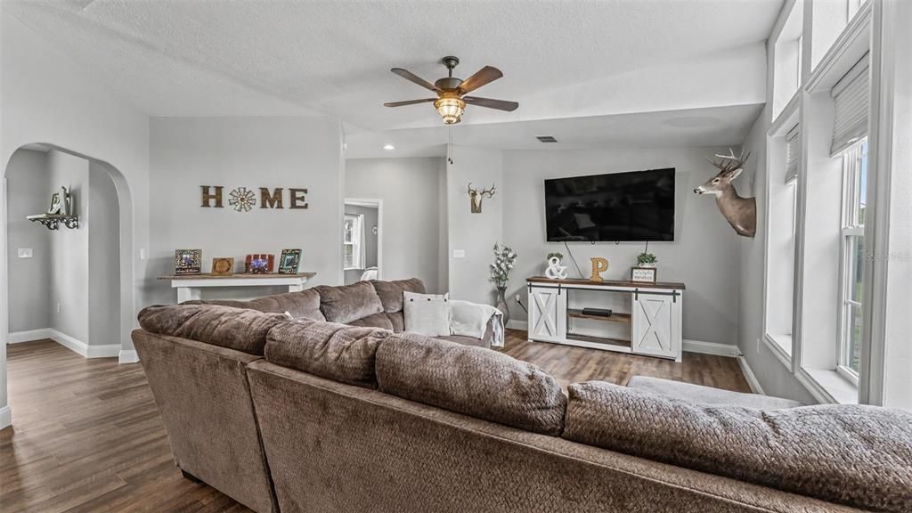 Active With Contract: $495,000 (3 beds, 2 baths, 1874 Square Feet)