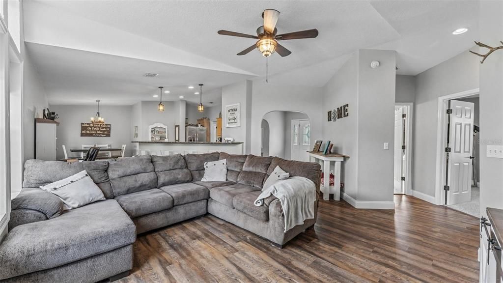 Active With Contract: $495,000 (3 beds, 2 baths, 1874 Square Feet)