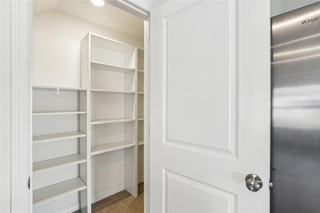 На продажу: $349,000 (4 спален, 2 ванн, 2238 Квадратных фут)