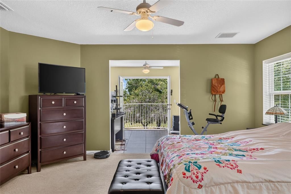 For Sale: $760,000 (4 beds, 3 baths, 3160 Square Feet)