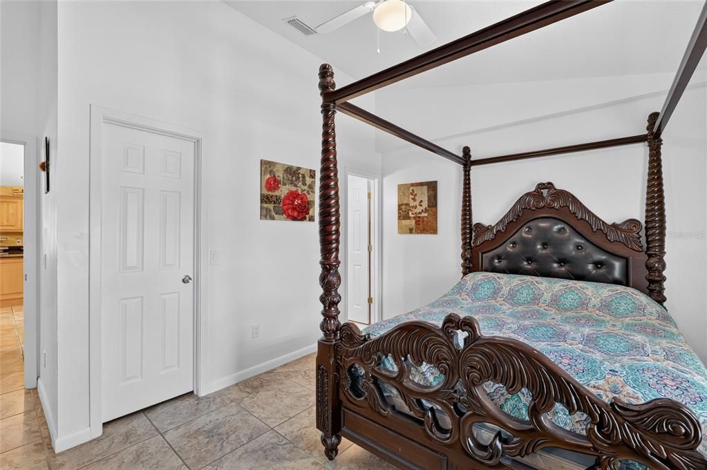 For Sale: $760,000 (4 beds, 3 baths, 3160 Square Feet)