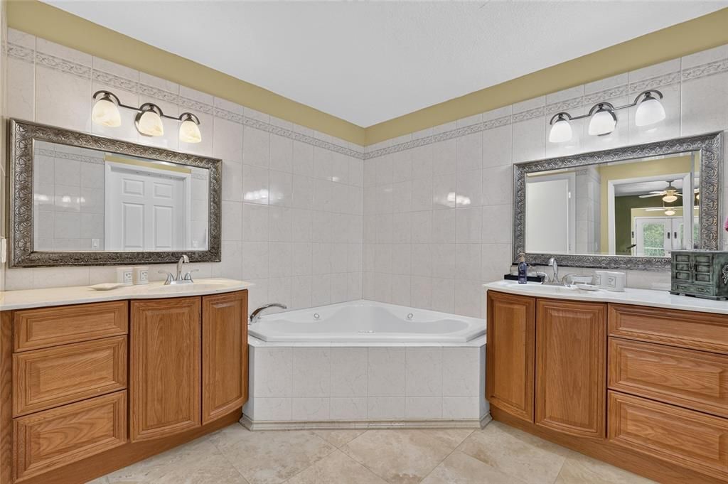 For Sale: $760,000 (4 beds, 3 baths, 3160 Square Feet)