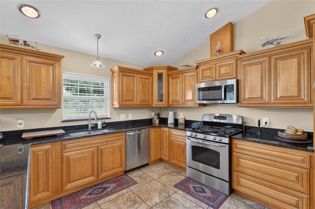For Sale: $760,000 (4 beds, 3 baths, 3160 Square Feet)