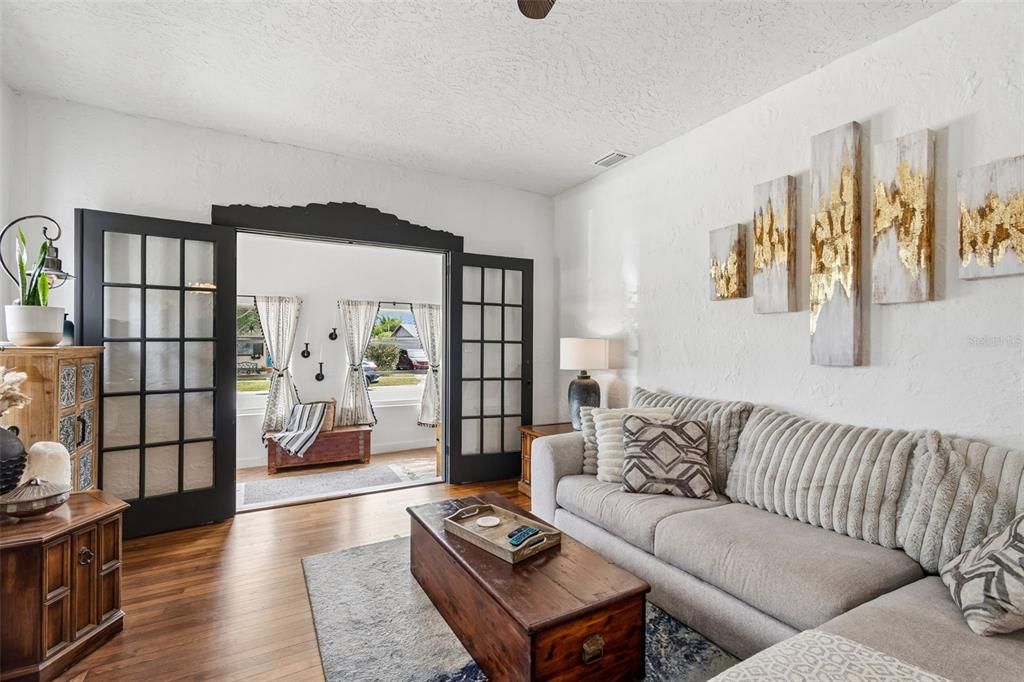 En Venta: $449,000 (2 camas, 1 baños, 1022 Pies cuadrados)
