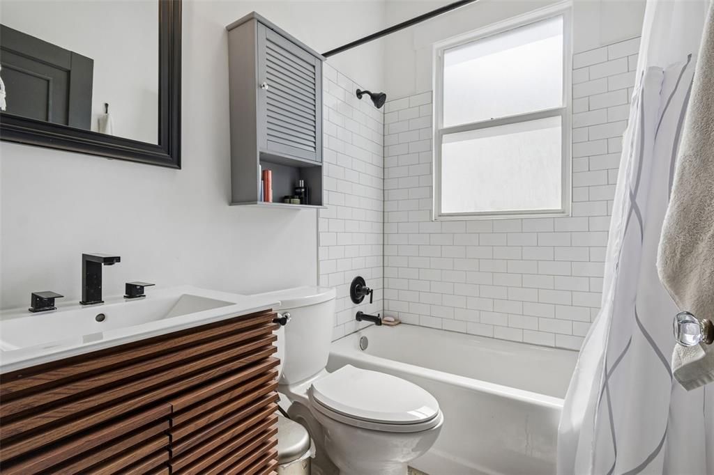 En Venta: $449,000 (2 camas, 1 baños, 1022 Pies cuadrados)