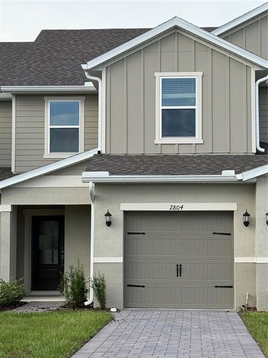 Recently Sold: $330,000 (3 beds, 2 baths, 1557 Square Feet)