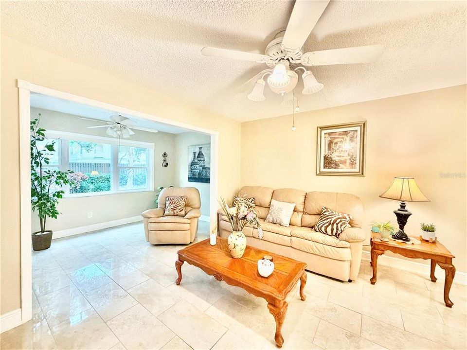 For Rent: $1,850 (2 beds, 2 baths, 1120 Square Feet)