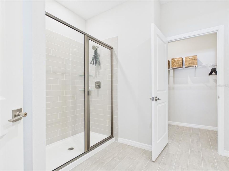 Под контрактом: $299,000 (4 спален, 2 ванн, 1787 Квадратных фут)