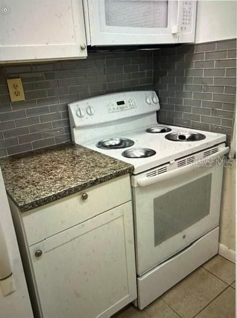 В аренду: $1,600 (2 спален, 2 ванн, 915 Квадратных фут)