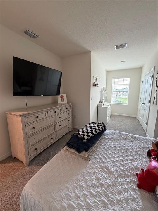 For Rent: $2,200 (3 beds, 2 baths, 1672 Square Feet)