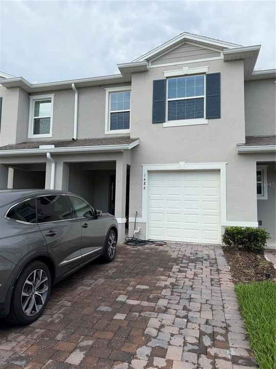 For Rent: $2,200 (3 beds, 2 baths, 1672 Square Feet)
