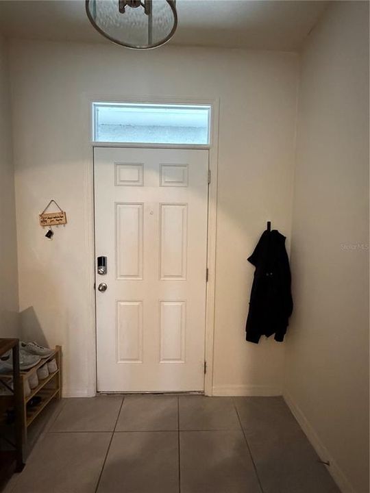For Rent: $2,200 (3 beds, 2 baths, 1672 Square Feet)