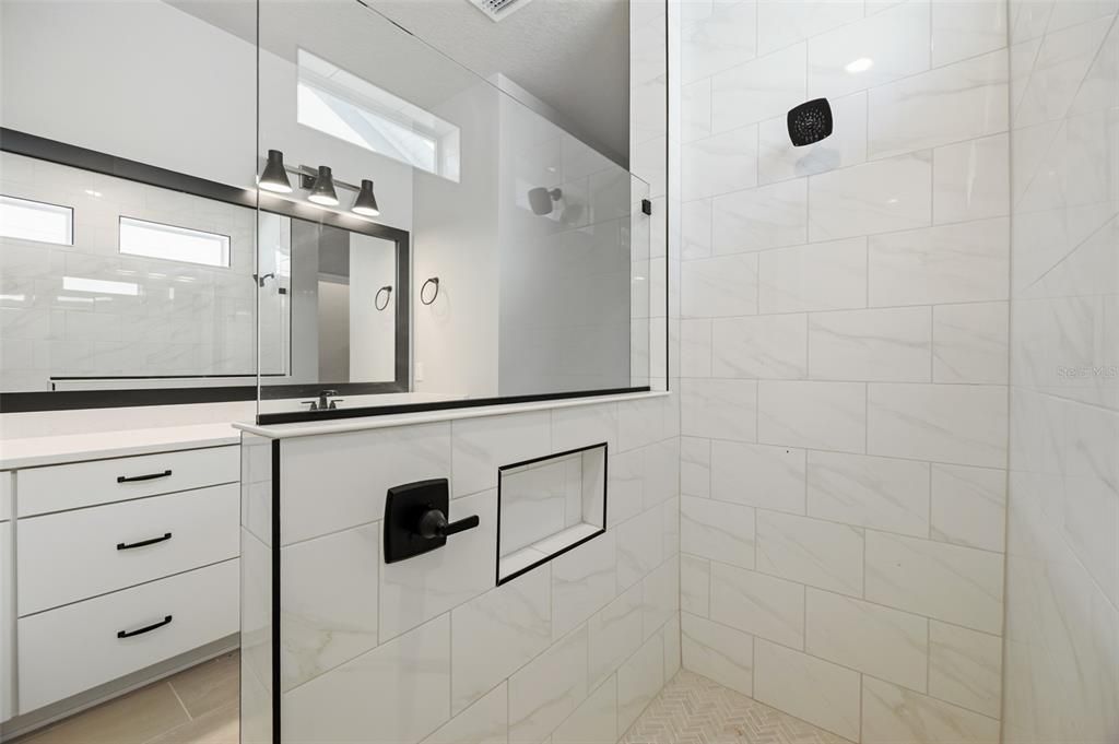 En Venta: $438,900 (3 camas, 2 baños, 1715 Pies cuadrados)