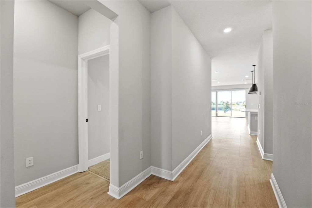 En Venta: $438,900 (3 camas, 2 baños, 1715 Pies cuadrados)