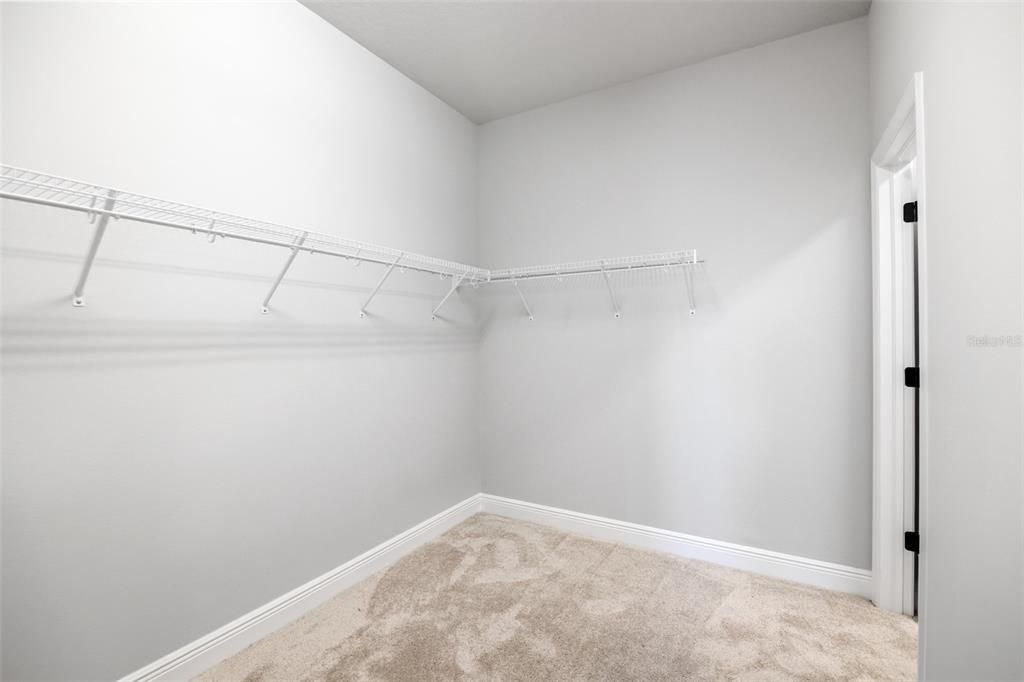 En Venta: $438,900 (3 camas, 2 baños, 1715 Pies cuadrados)