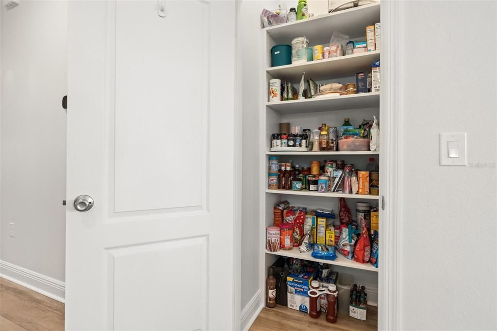 En Venta: $369,900 (4 camas, 2 baños, 1707 Pies cuadrados)