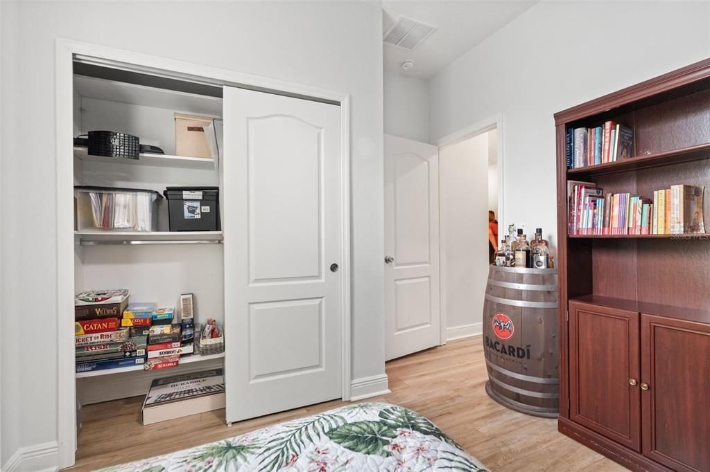 En Venta: $369,900 (4 camas, 2 baños, 1707 Pies cuadrados)