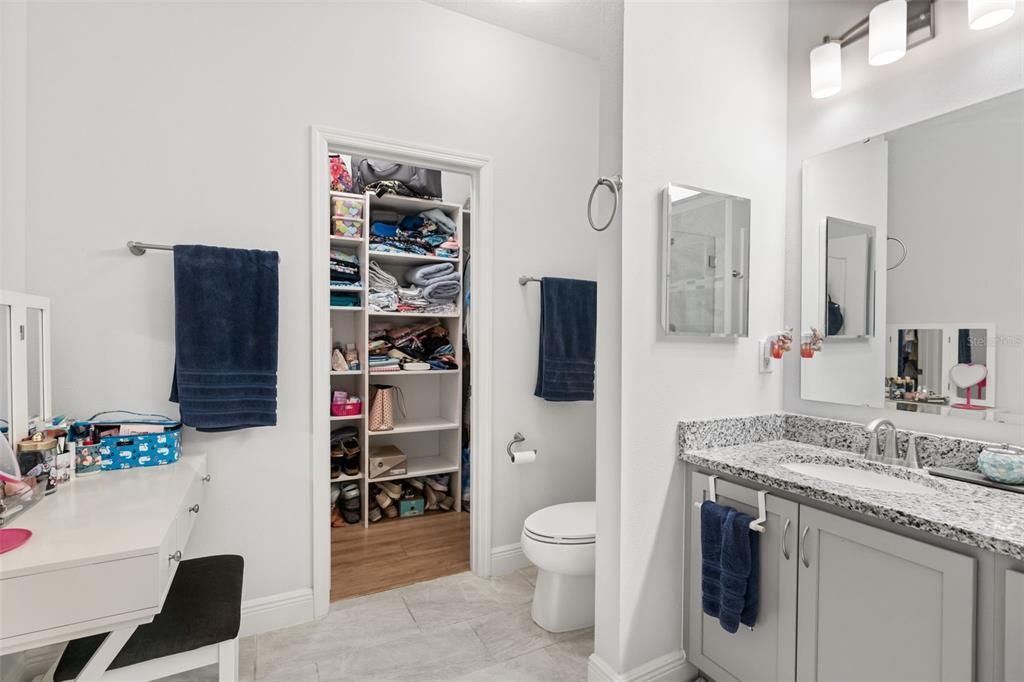 En Venta: $369,900 (4 camas, 2 baños, 1707 Pies cuadrados)