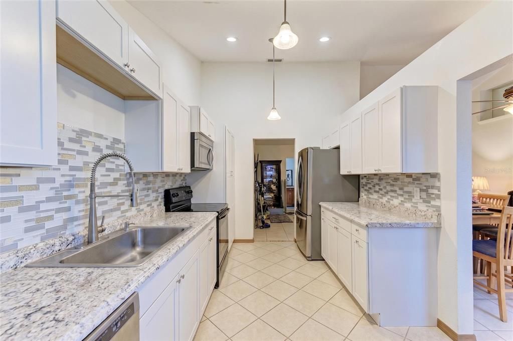 En Venta: $329,900 (3 camas, 2 baños, 1656 Pies cuadrados)
