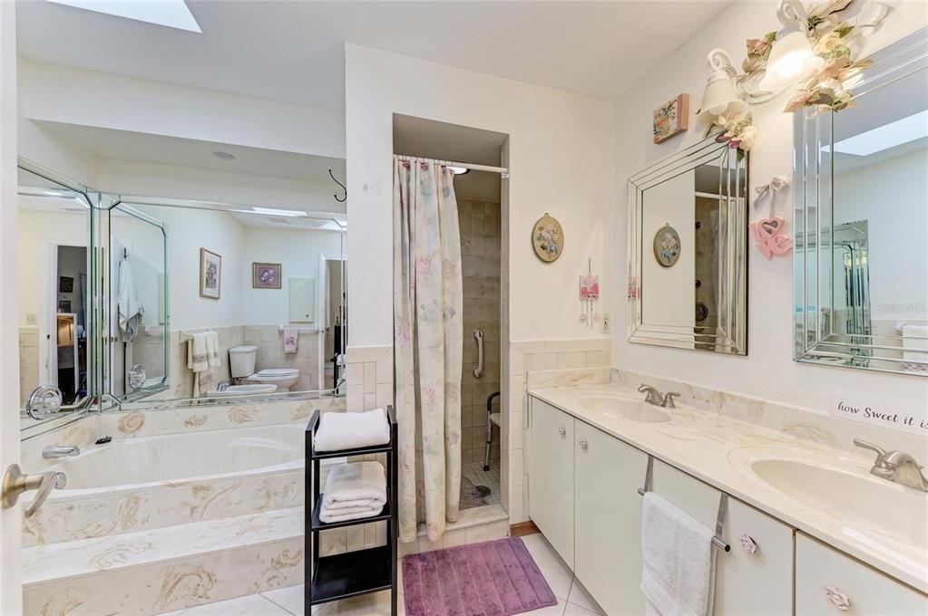 En Venta: $329,900 (3 camas, 2 baños, 1656 Pies cuadrados)