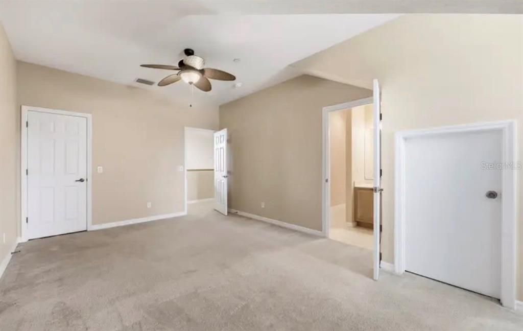 En Venta: $423,000 (3 camas, 2 baños, 2421 Pies cuadrados)