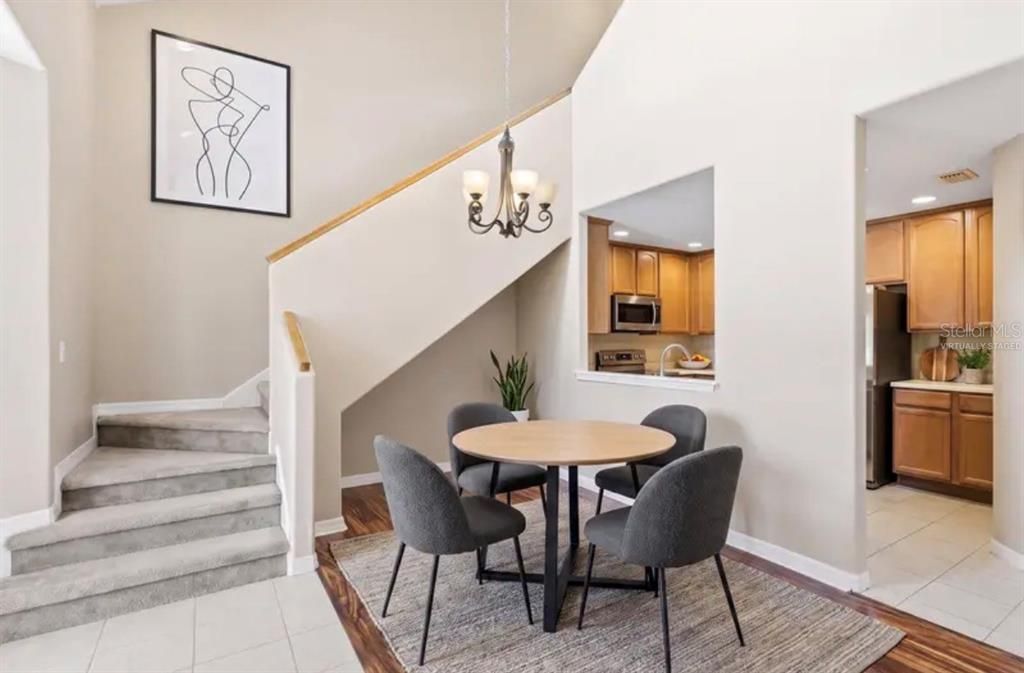 En Venta: $423,000 (3 camas, 2 baños, 2421 Pies cuadrados)