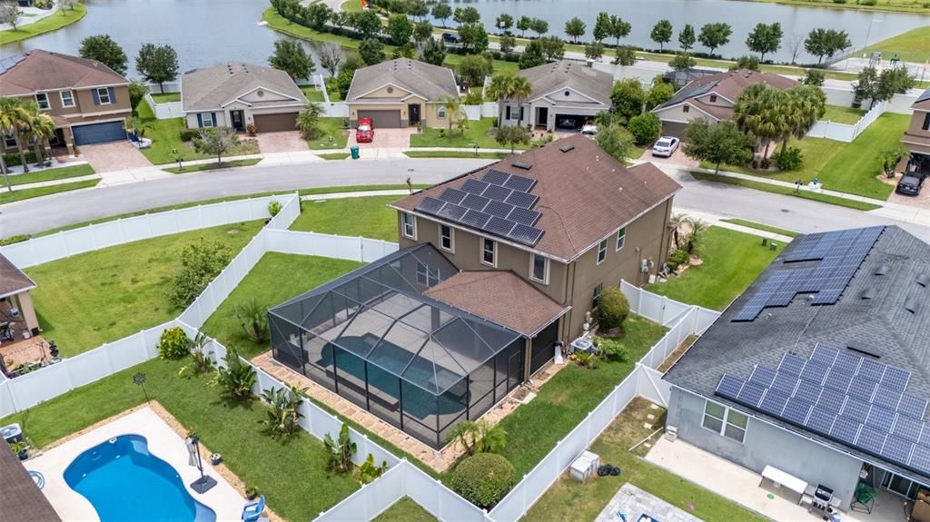 En Venta: $649,000 (4 camas, 2 baños, 2716 Pies cuadrados)