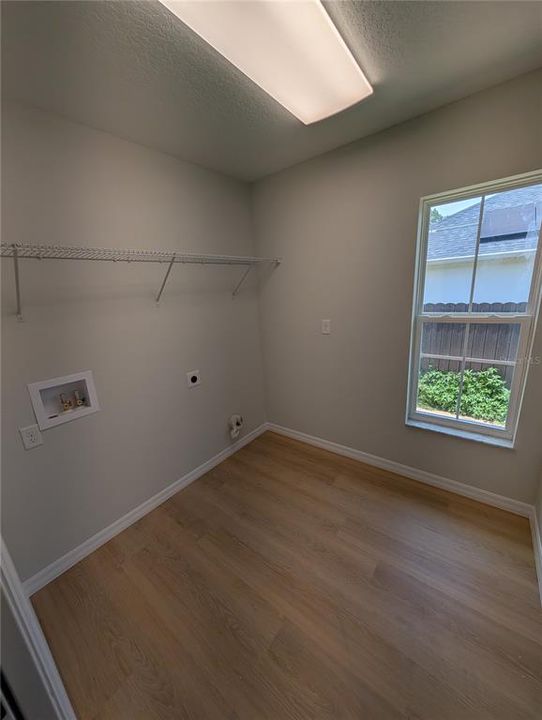 For Sale: $263,900 (3 beds, 2 baths, 1372 Square Feet)