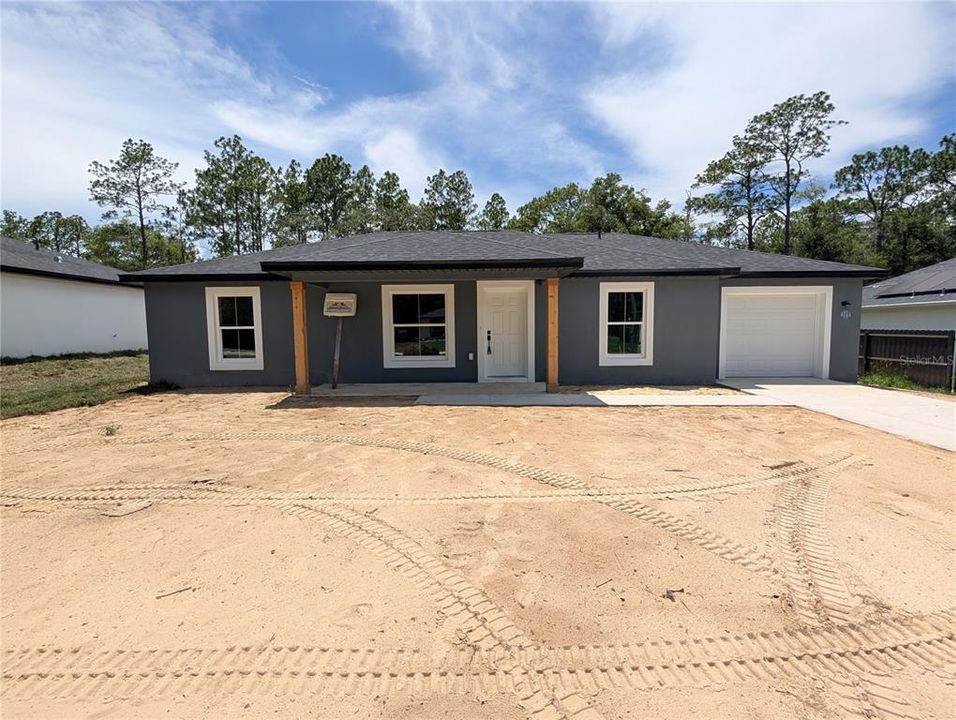 For Sale: $263,900 (3 beds, 2 baths, 1372 Square Feet)