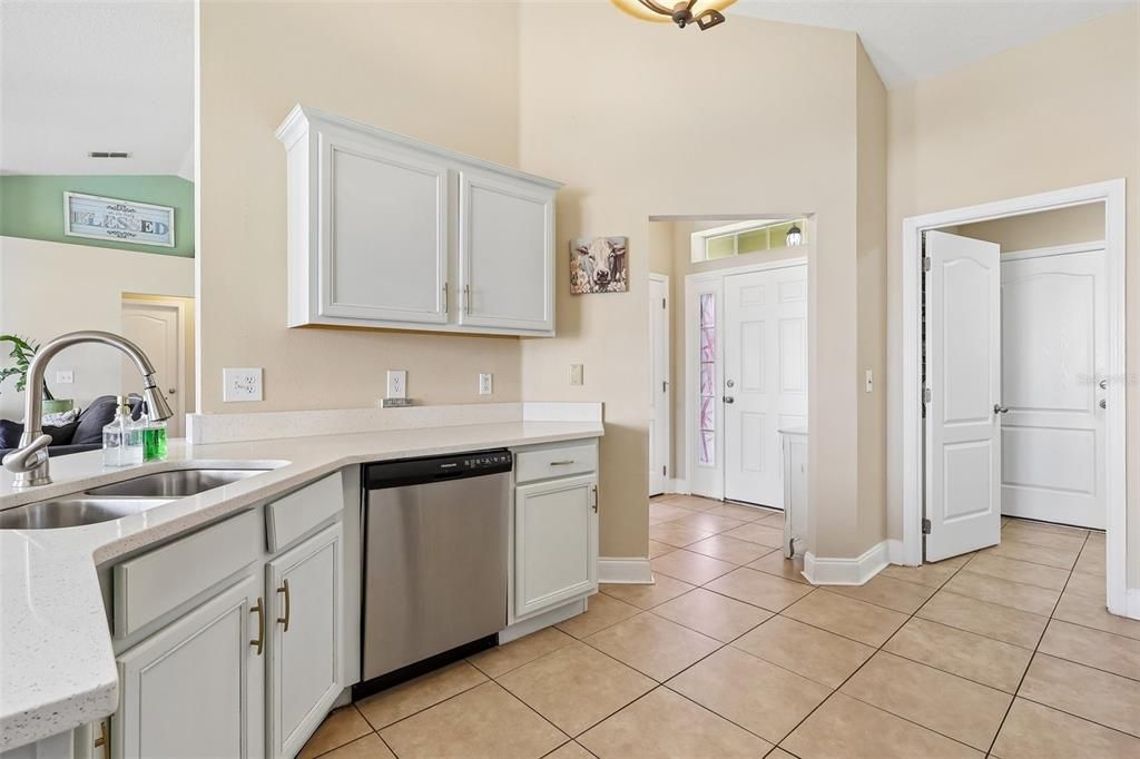 For Sale: $364,999 (4 beds, 2 baths, 1788 Square Feet)